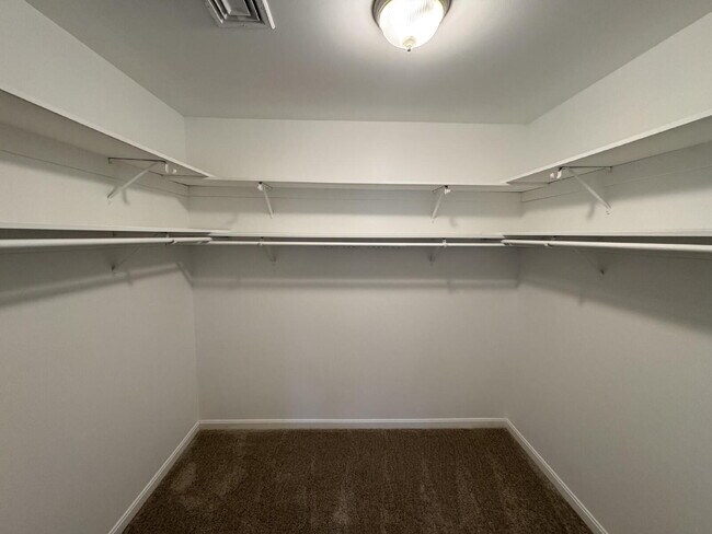 Building Photo - 112 Hawk Ct