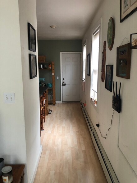 Building Photo - 354 Wickenden St