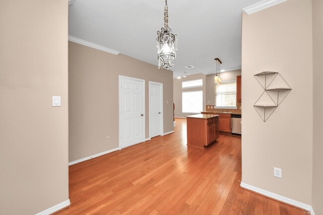 Building Photo - 823 Sterling Creek Cir