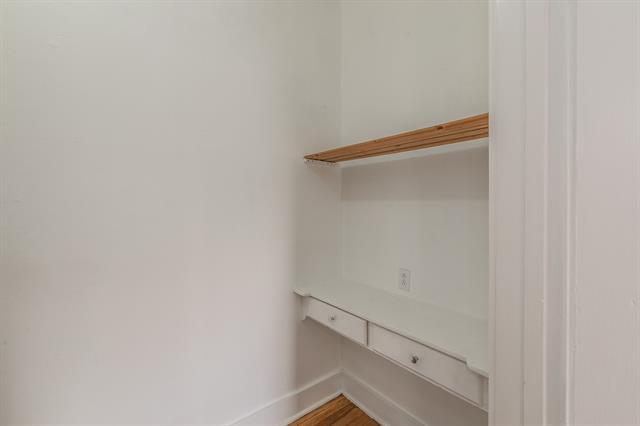 Building Photo - 3762 W 7th St