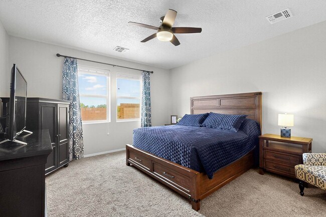 Building Photo - For Rent | Unfurnished Home | 4 Bed / 2.5 Bath | 2 Car Garage | 2-Story | Rio Rancho | Solar