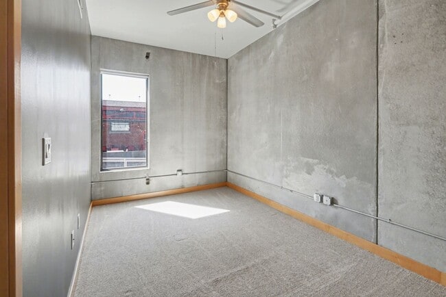 Building Photo - Condo - $1900 Rent - 2 bed