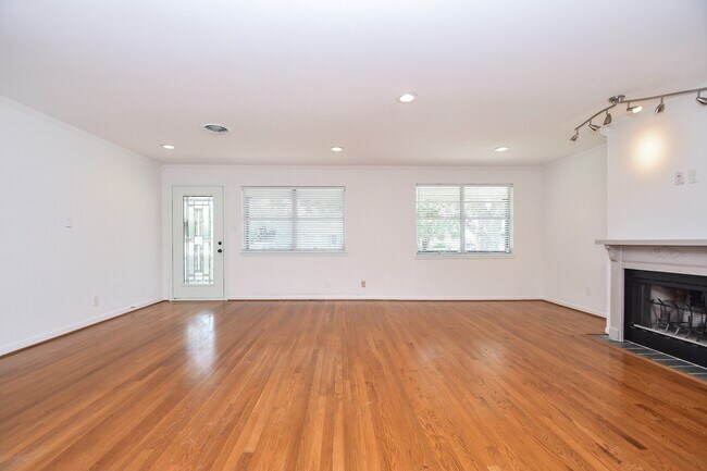 Building Photo - 6602 Housman