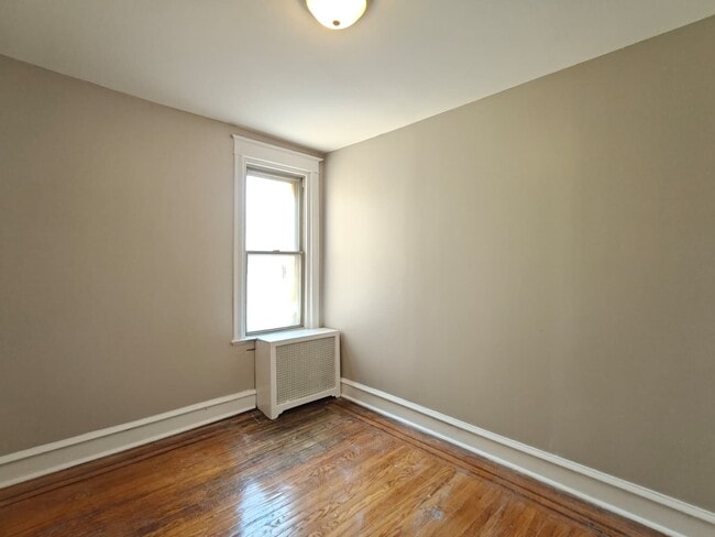 Building Photo - 409 N Daggett St