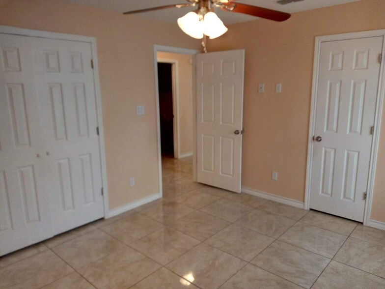 Building Photo - 1302 Quitaca Dr