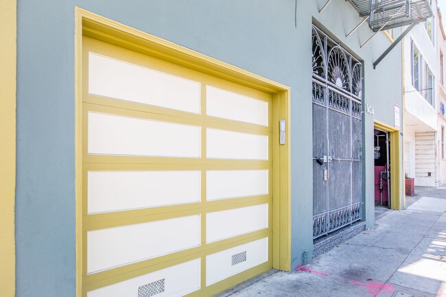 Building Photo - 1424 Valencia