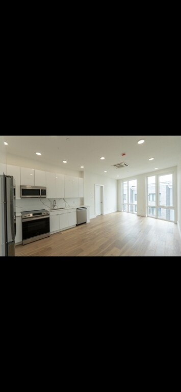 Building Photo - 38 Hichborn St