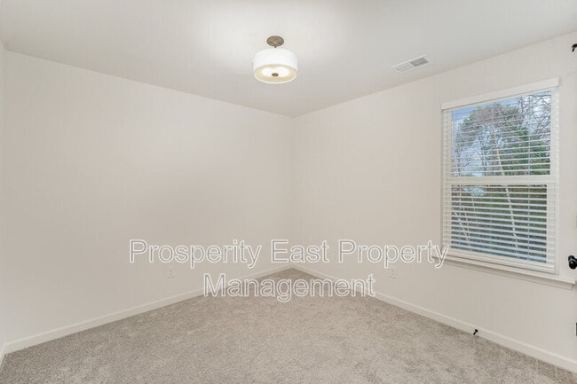 Building Photo - 8508 Sunflower Rd