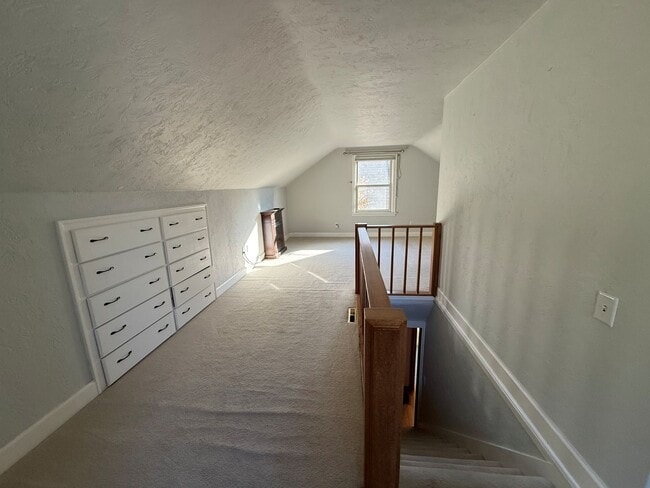 Building Photo - Now renting 3 bedroom House, visit our web...