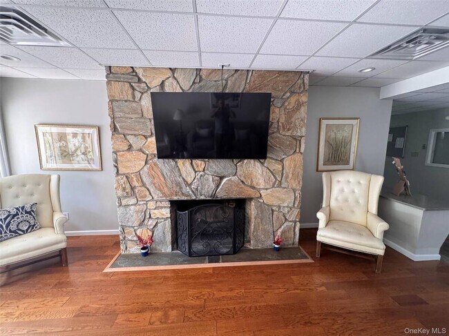 Building Photo - 20 Strathmore Gate Dr