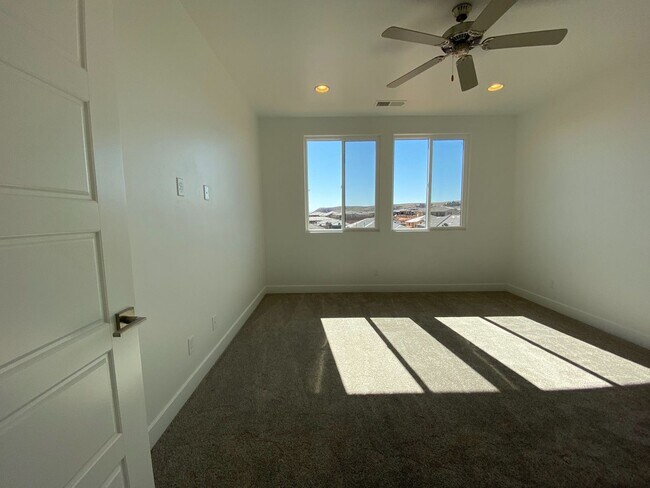 Building Photo - Green Springs Home near Golf Course and Sh...