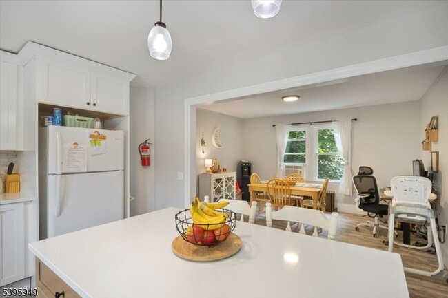 Building Photo - 21 Munson St