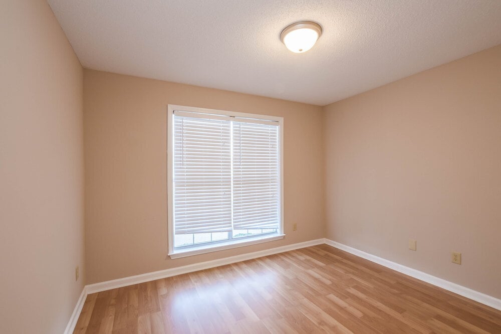 Building Photo - 1513 Pemberton Ln