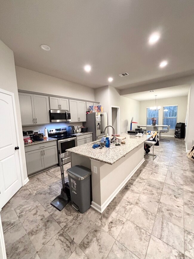 Building Photo - 5037 Park Shore Dr