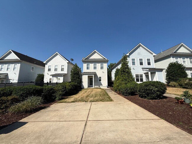 Building Photo - **OFFERING REFUNDABLE APPLICATION FEES & $150 MOVE IN PROMOTION** Modern 2BD, 2.5BA Raleigh Home ...