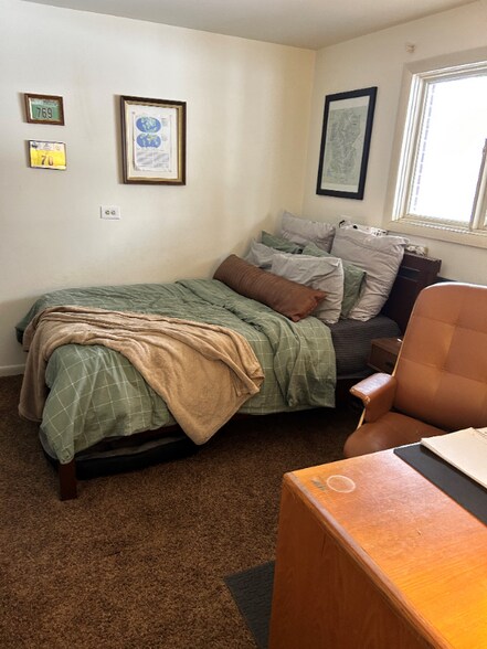 Building Photo - 1404 Shamrock St