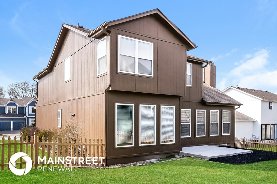 Building Photo - 13604 W 129th Terrace
