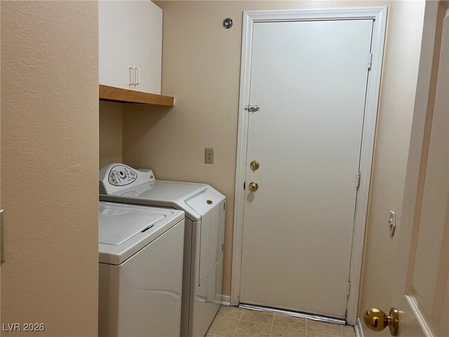 Building Photo - 8313 Hollow Wharf Dr