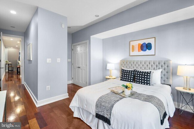 Building Photo - 747 Morton St NW