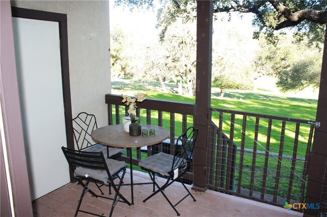 Building Photo - 421 Watts Ln