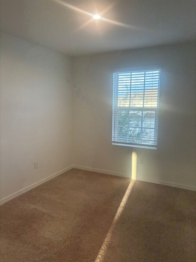 Building Photo - 2302 Alee Ln