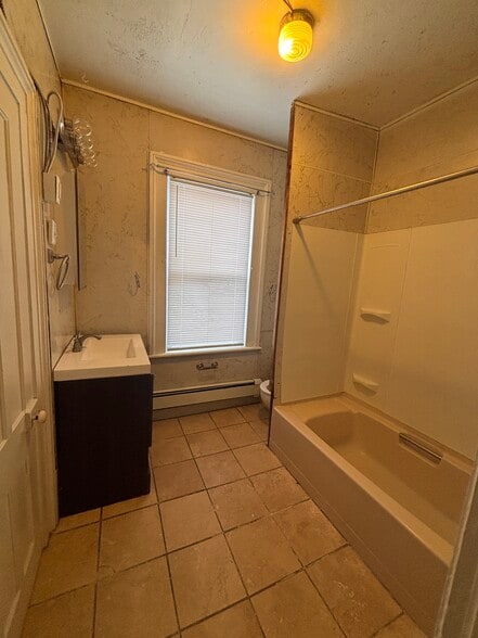 Building Photo - 103 Ulster Ave