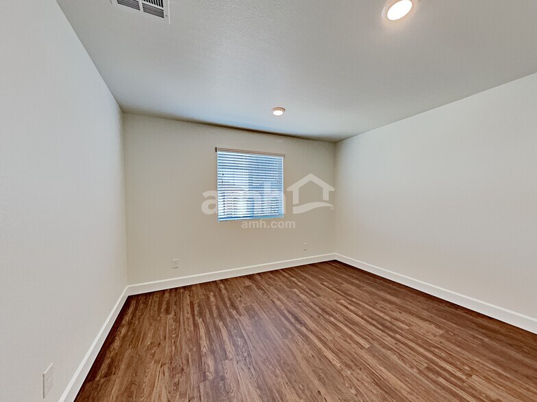 Building Photo - 1817 Macchia Ave