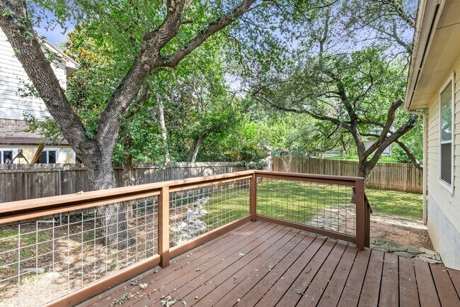 Building Photo - 610 Palo Alto Ln