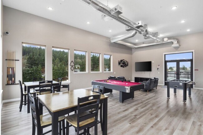 Building Photo - 2 Bed 1 Bath Coming Available in Samish Station Apartments!