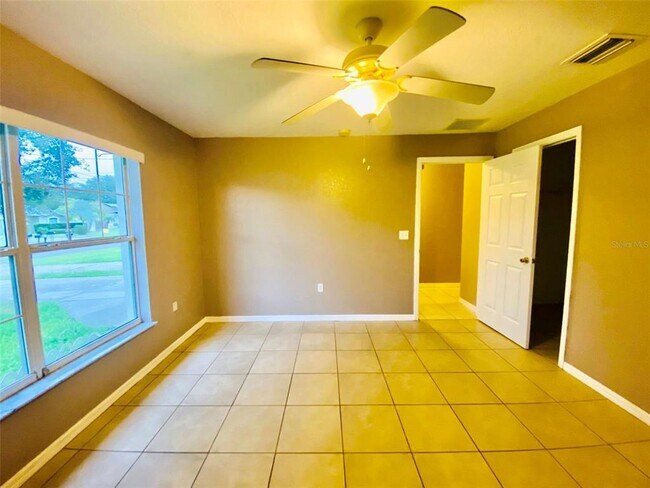 Building Photo - 502 Albatross Dr