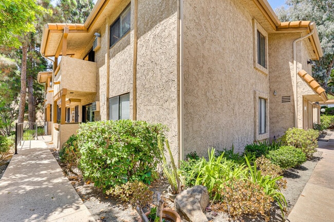 Building Photo - 265 Loma Alta Dr