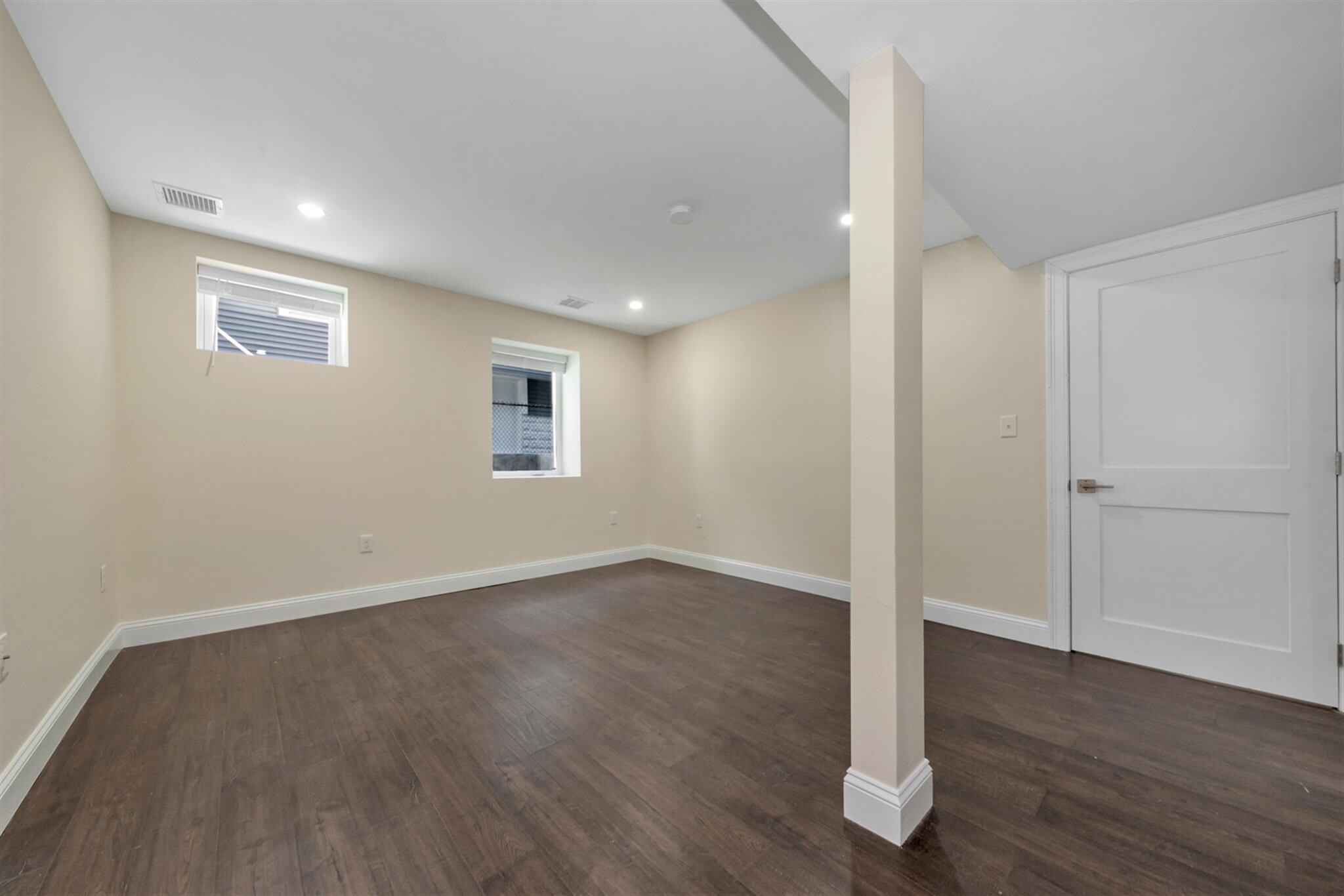 Building Photo - 161 4th St