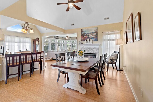 Building Photo - 202 Sand Dollar Cove