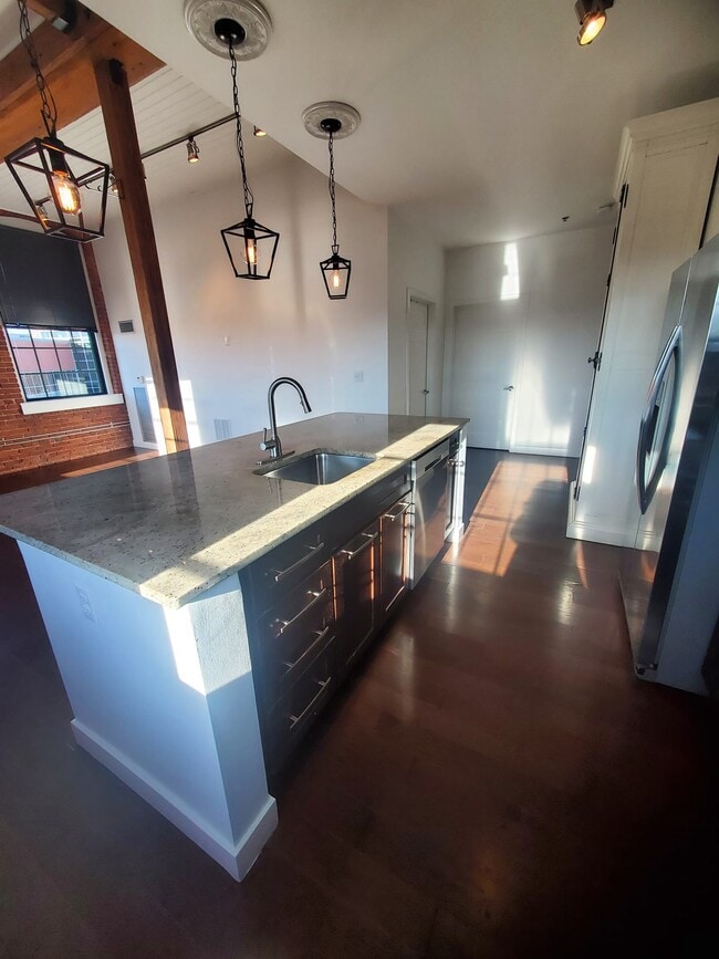 Building Photo - 48 Water St