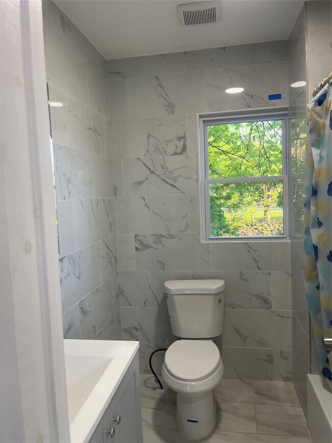 Building Photo - 36 Frederick St