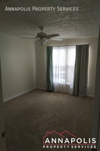 Building Photo - 709 Rock Elm Ct