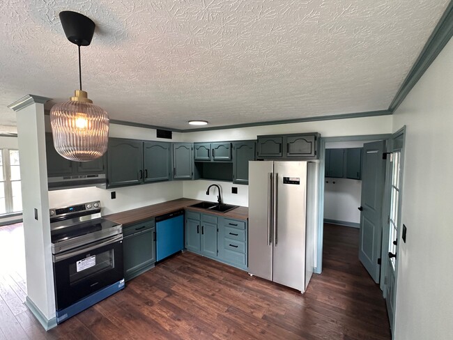 Building Photo - 5102 Invicta Dr