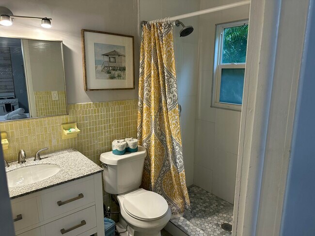 Building Photo - 1258 Beach Rd