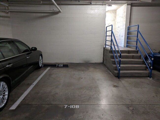 Building Photo - Spacious Marina District 1BR Condo with Modern Upgrades & Parking