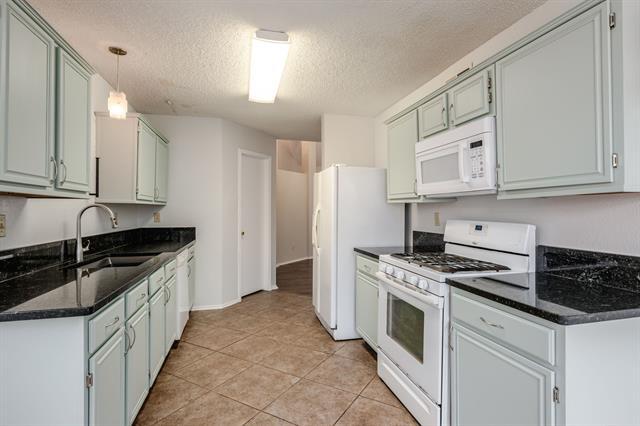 Building Photo - 1348 Creekview Dr