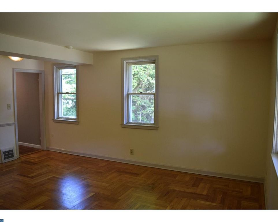 Large living area in both units - 11 Corbin Ct