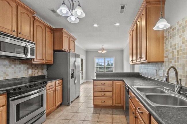 Building Photo - 25756 Iron Gate Dr