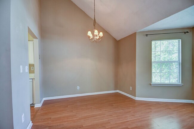 Building Photo - FOR RENT PRINCESS ANNE GARDENS!!