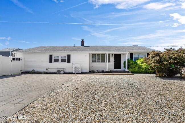 Building Photo - 774 Nassau Dr