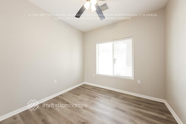 Building Photo - 506 W Latona Rd