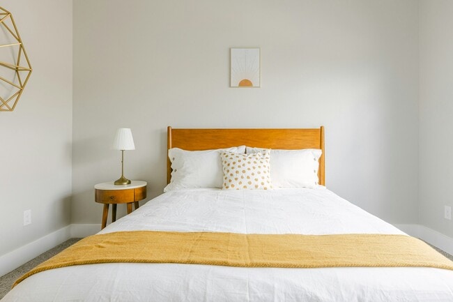 Building Photo - 203 Nogalitos St