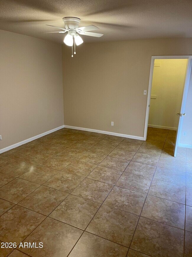 Building Photo - 5138 W Vogel Ave