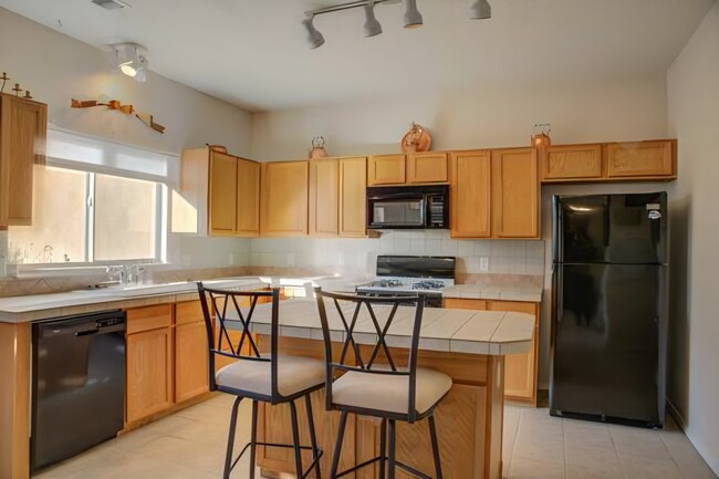 Kitchen - 243 Hendren Ln NE