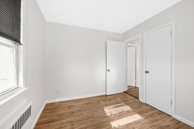 Building Photo - 81 Van Wagenen Ave