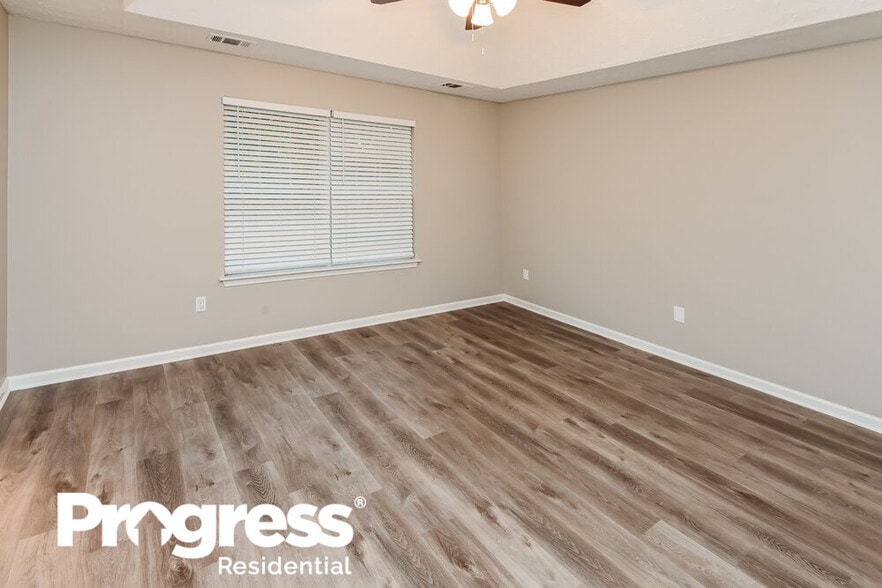 Building Photo - 180 S Barbara Ln